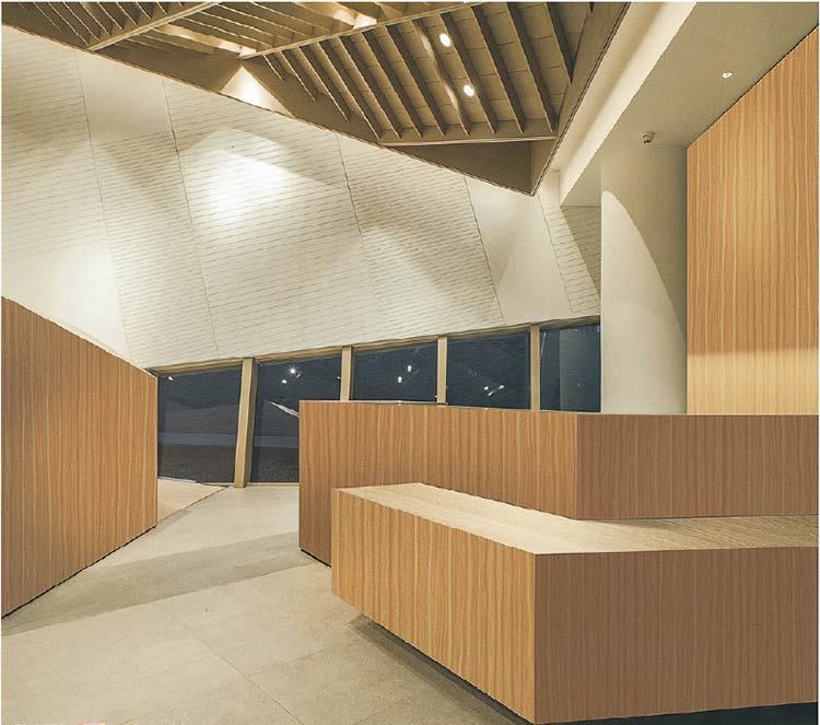 Өөрийгөө наалдах PVC кино хэрхэн яаж хөтлөх вэ?